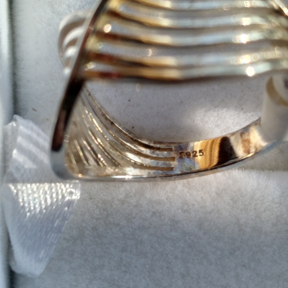 925 S/S Size 6 Exquisite Wave Pattern ring - Picture 13 of 14